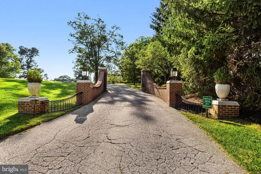 16 Merry Hill Ct, Baltimore, MD 21208 - Image #2