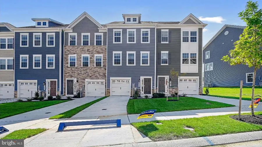 5044 Silver Oak Dr, Rosedale, MD 21237 - Image #3