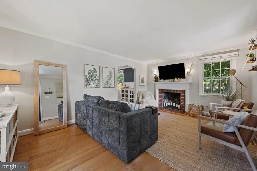 2 Park Dr, Catonsville, MD 21228 - Image #3