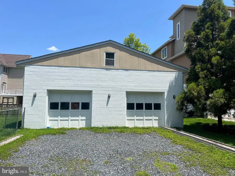 9015 Cuckold Point Rd, Sparrows Point, MD 21219 - Image #3