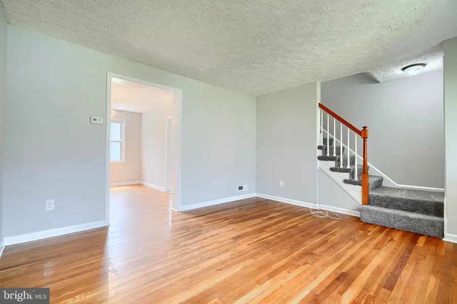 7 Cardinal Rd, Essex, MD 21221 - Image #3