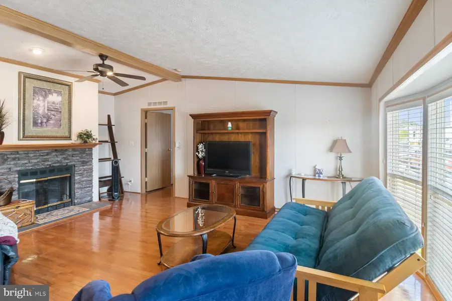 3202 Honeysuckle Ln, Middle River, MD 21220 - Image #3