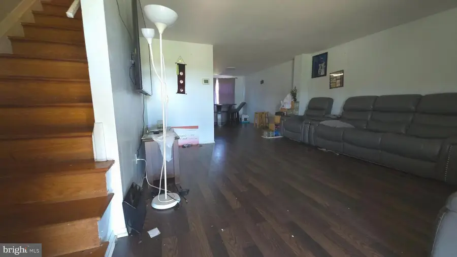 942 Middleborough Rd, Essex, MD 21221 - Image #2