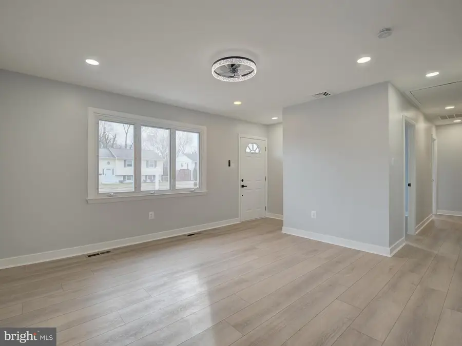 208 Parkholme Cir, Reisterstown, MD 21136 - Image #2