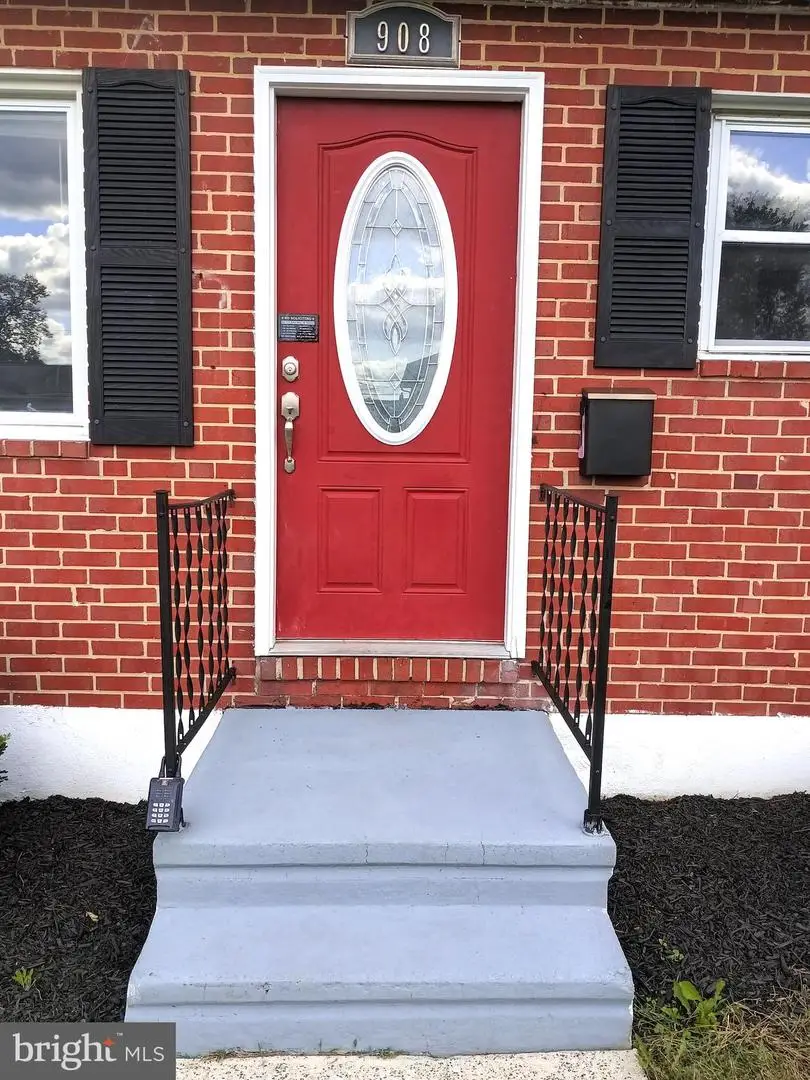 908 Vanderwood Rd, Catonsville, MD 21228 - Image #3