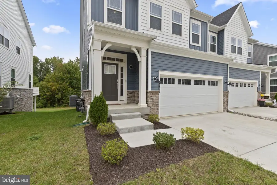 528 Waters Landing Dr, Essex, MD 21221 - Image #2