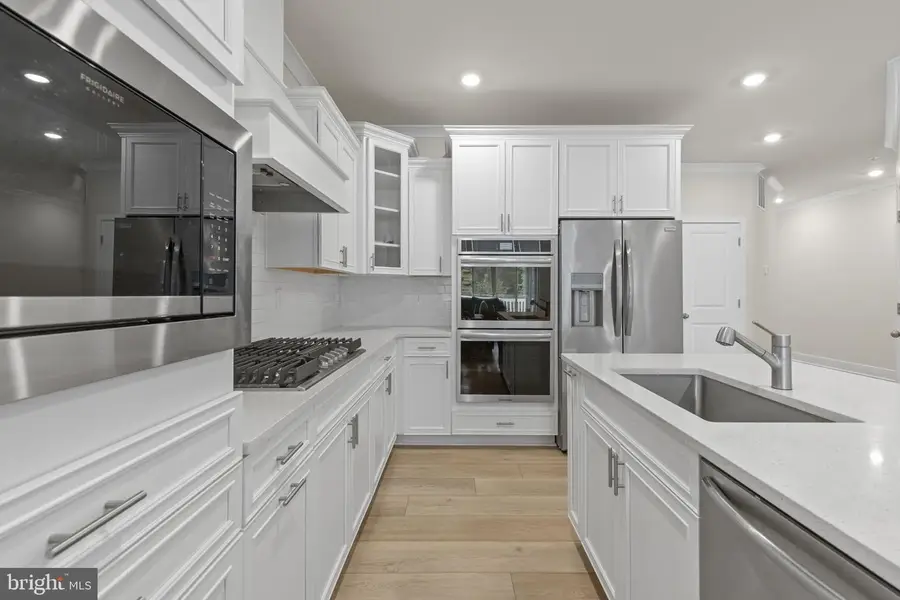 528 Waters Landing Dr, Essex, MD 21221 - Image #3