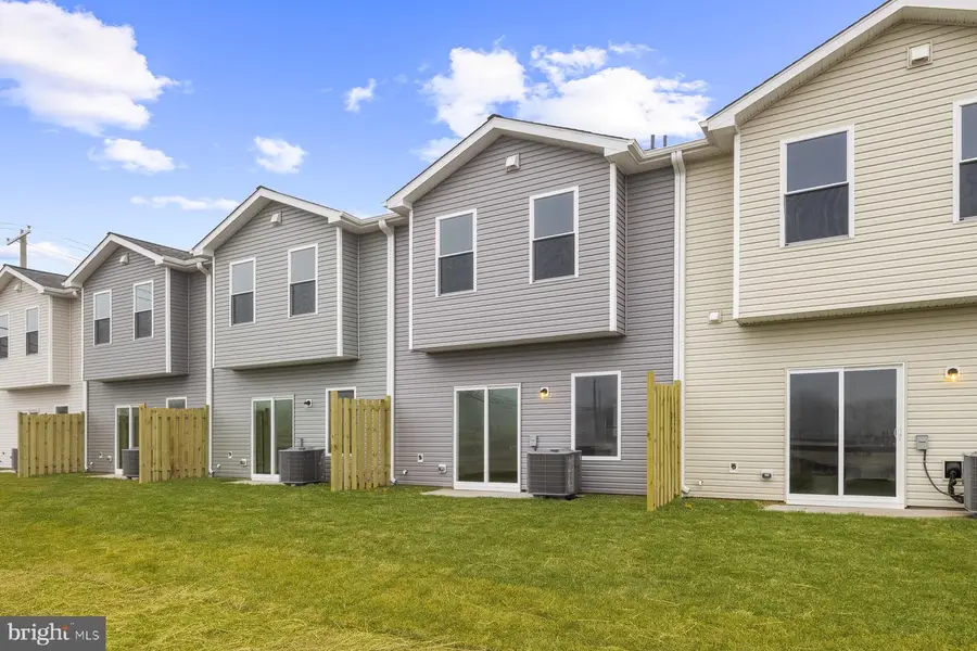 8124 Bartholomew Ct, Baltimore, MD 21206 - Image #2