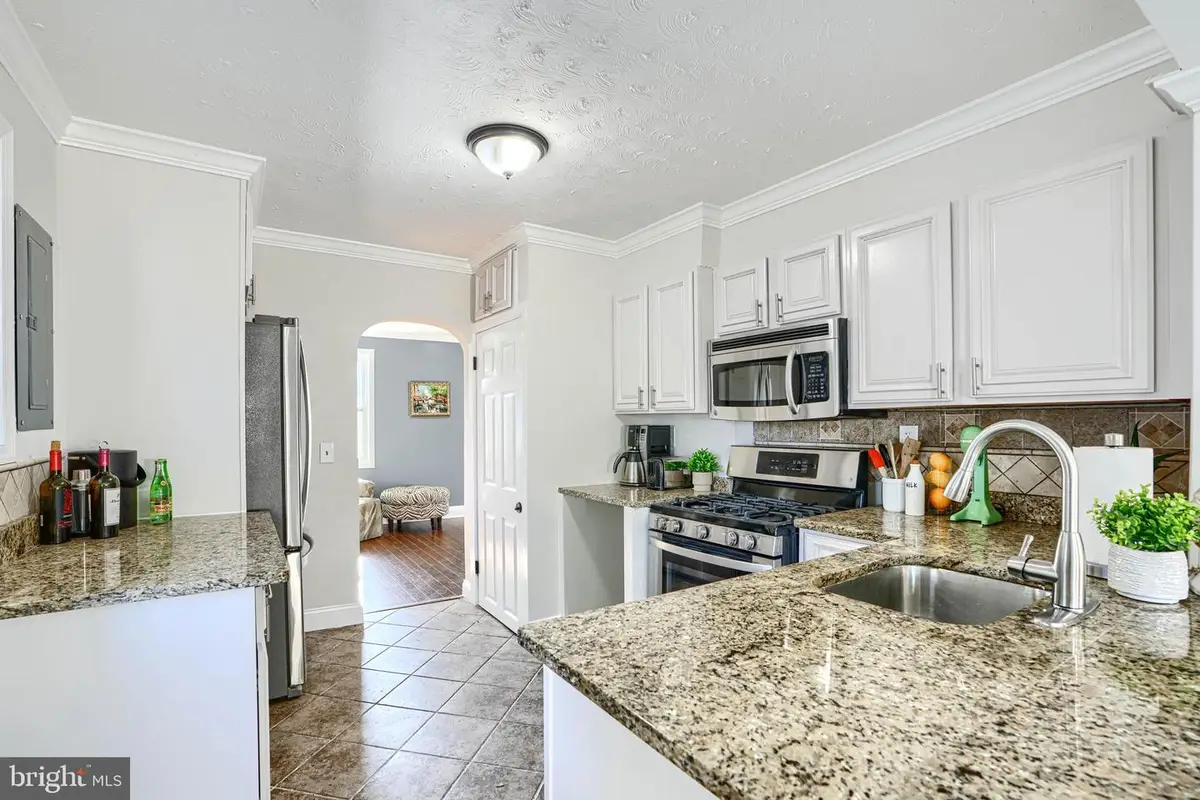 25 Crafton Rd, Essex, MD 21221 - Image #1