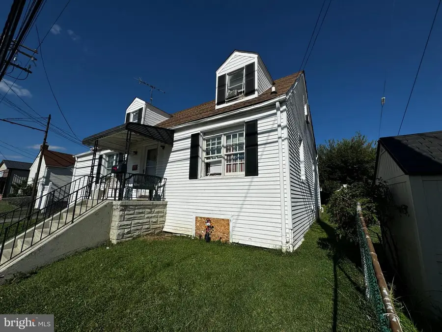 15 S Marlyn Ave, Essex, MD 21221 - Image #2