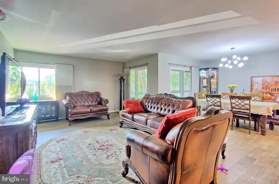 12 Stonehenge Cir #12-5, Baltimore, MD 21208 - Image #2