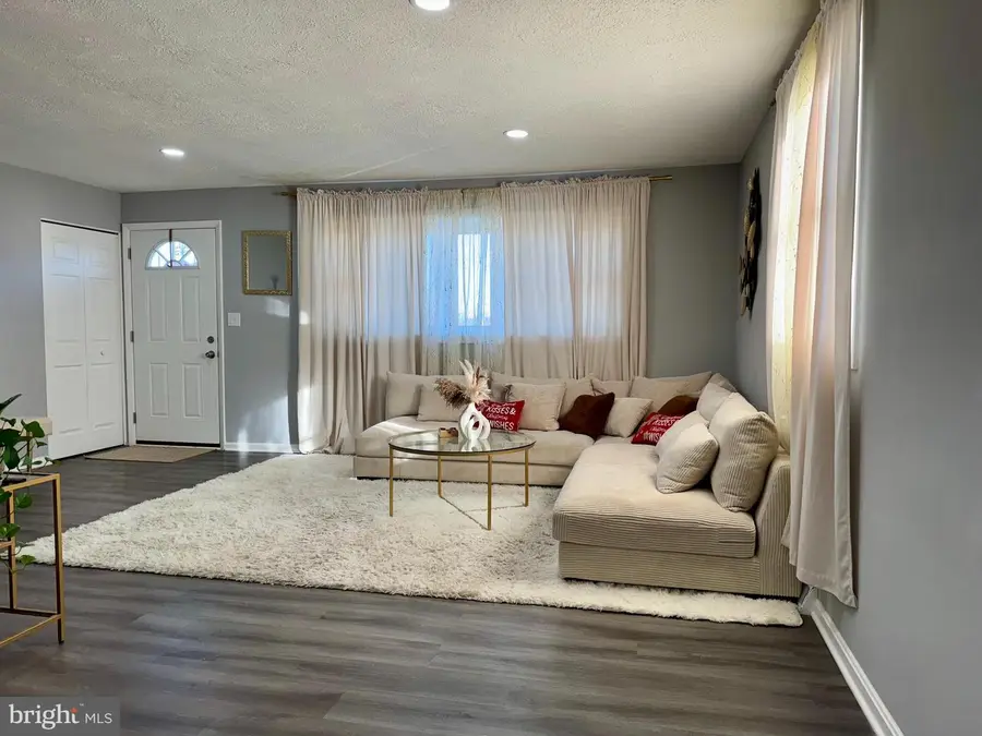 3116 Cambridge Dr, Windsor Mill, MD 21244 - Image #2