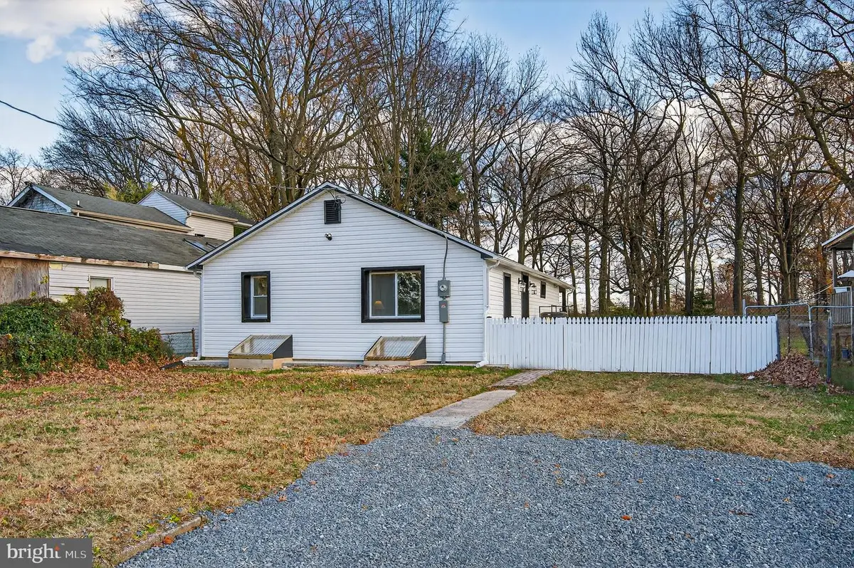 7631 Old Battle Grove Rd, Baltimore, MD 21222 - Image #1