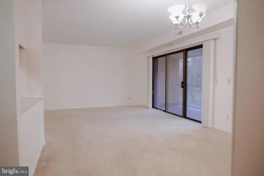 200 Erin Way #204, Reisterstown, MD 21136 - #3