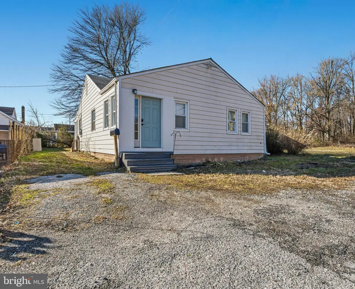 13 Blinker Ct, Middle River, MD 21220 - Image #1