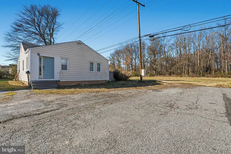 13 Blinker Ct, Middle River, MD 21220 - Image #2