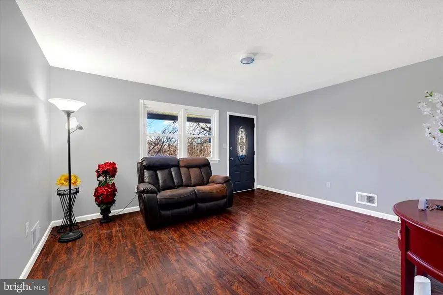 8137 Park Haven Rd, Baltimore, MD 21222 - Image #2