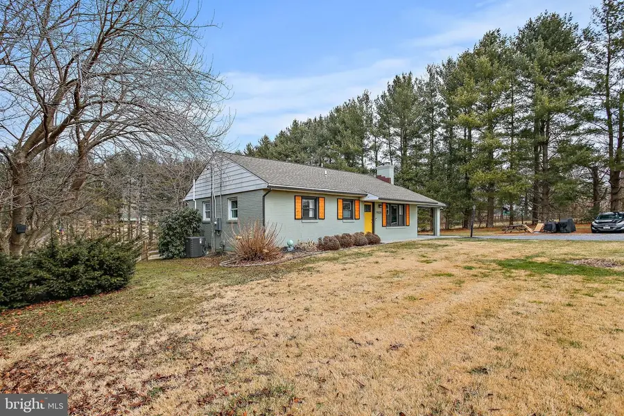 19028 Graystone Rd, White Hall, MD 21161 - Image #2