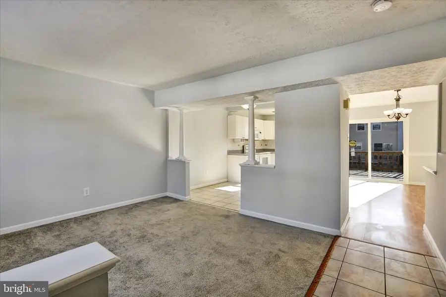 25-w W End Ct, Halethorpe, MD 21227 - #3