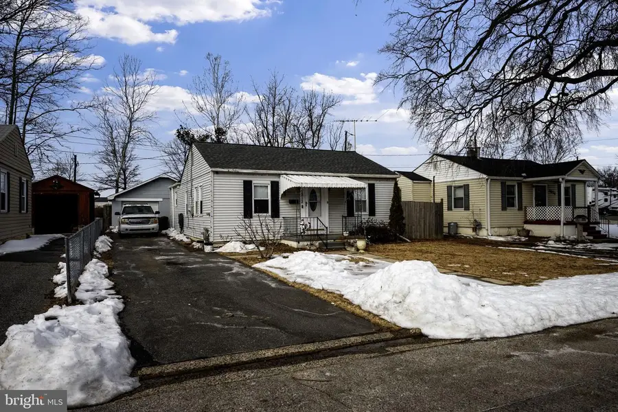 1812 Kitty Hawk Rd, Essex, MD 21221 - #3