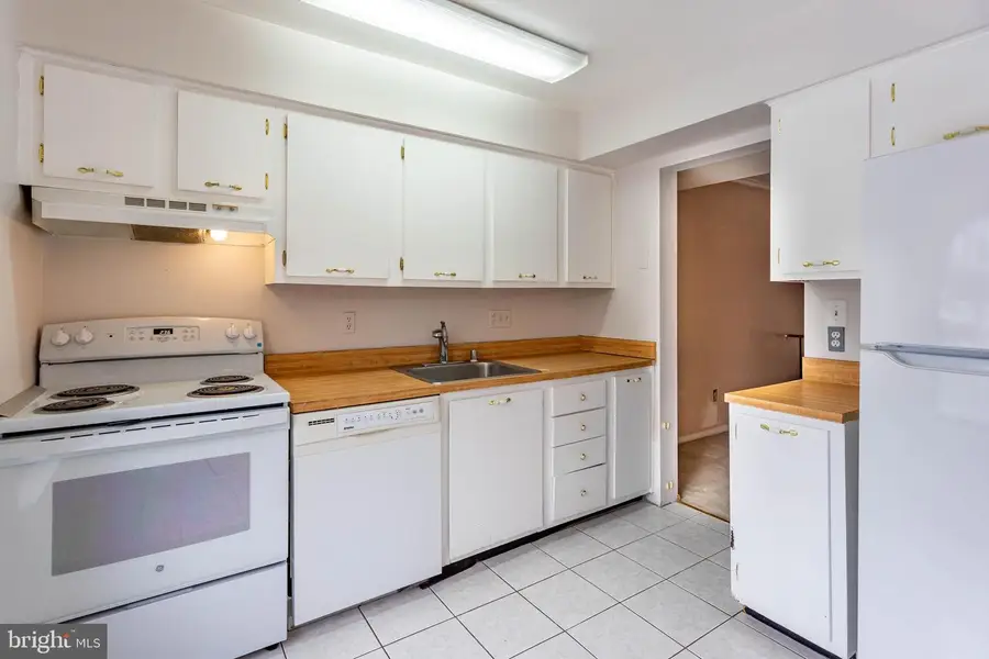 25 Bourbon Ct, Parkville, MD 21234 - #3