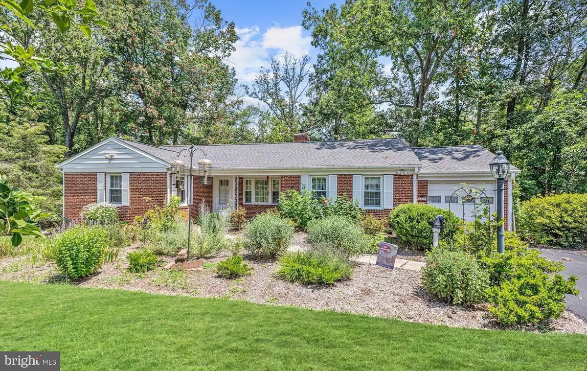 3637 Sussex Rd, Pikesville, MD 21207 - #1