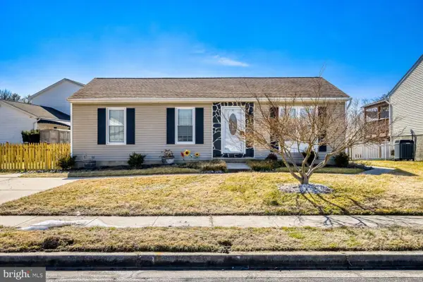 9 Francis Green Cir, ESSEX, MD 21221