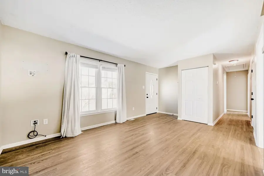 9 Francis Green Cir, Essex, MD 21221 - #2