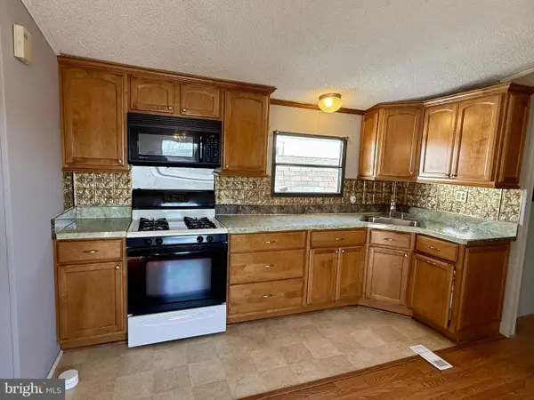 35 Rockywood Ln, ESSEX, MD 21221