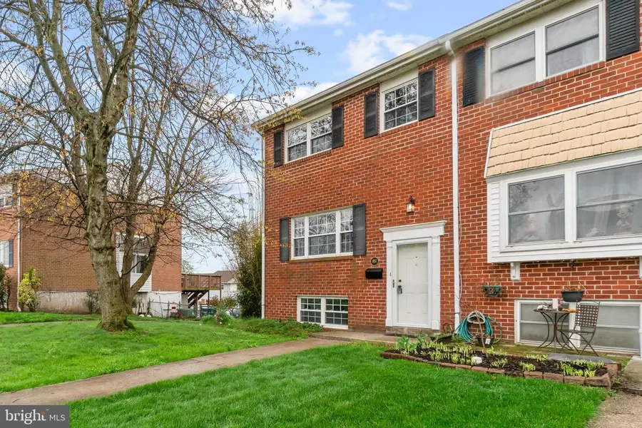 957 Stormont Cir, Baltimore, MD 21227 - #3