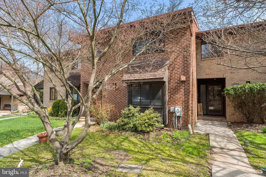 2153 Chapel Valley Ln, Lutherville Timonium, MD 21093 - #2