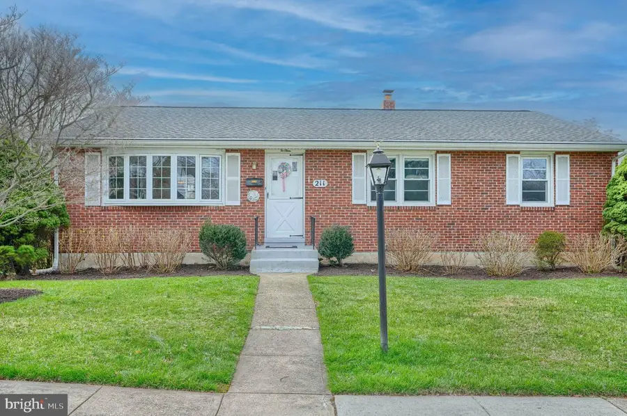 211 Rothwell Dr, Lutherville Timonium, MD 21093 - #2