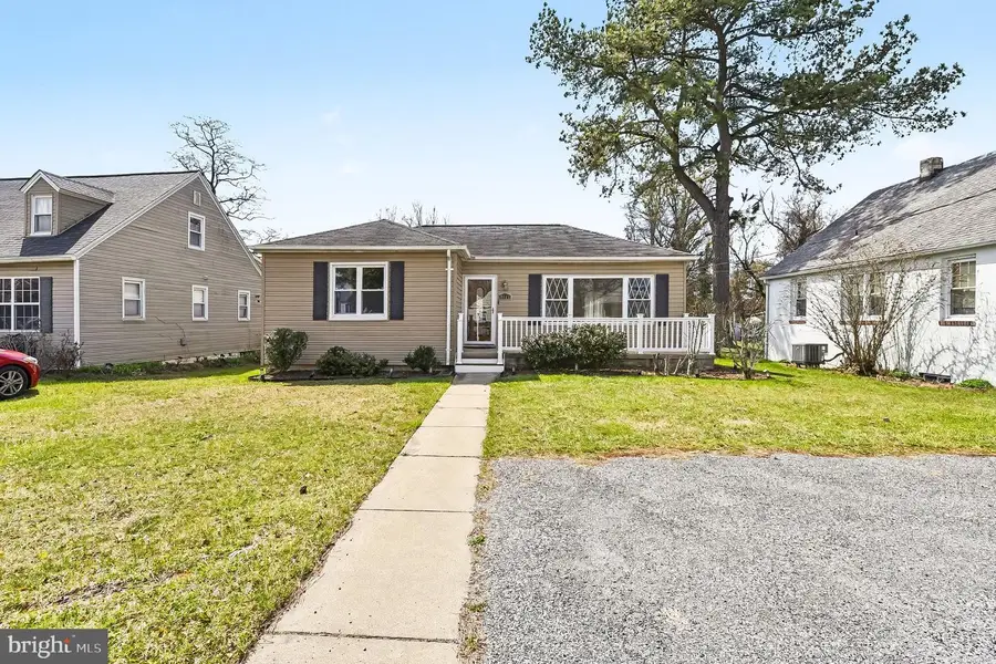 8716 Eddington Rd, Parkville, MD 21234 - #3