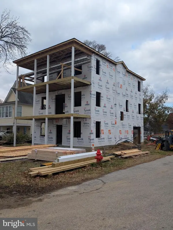 918 Sue Grove Rd, ESSEX, MD 21221