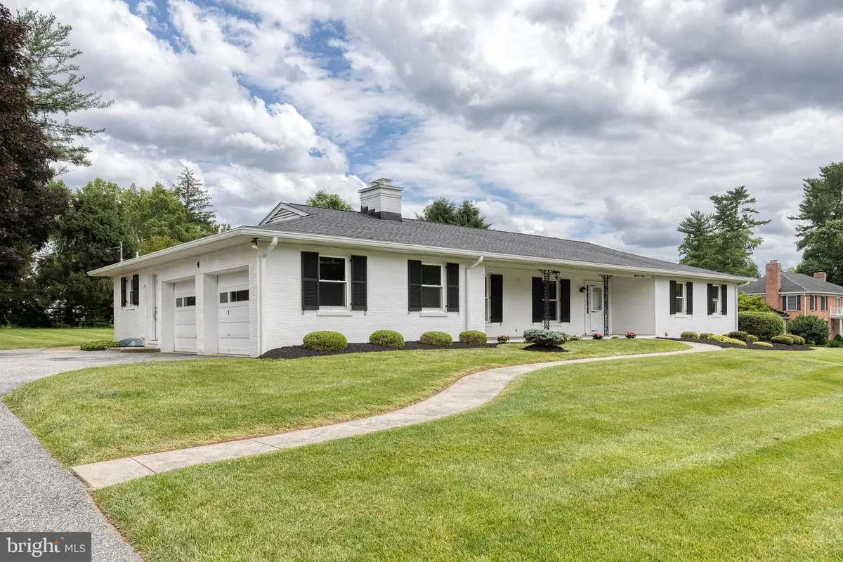 8205 Tally Ho Rd, Lutherville Timonium, MD 21093 - #1