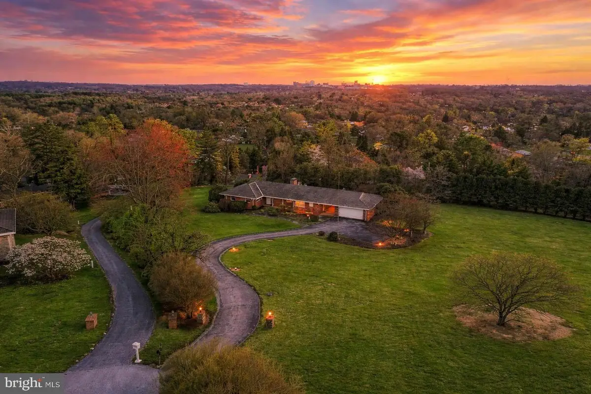 8 Lochview Ct, Lutherville Timonium, MD 21093 - #1