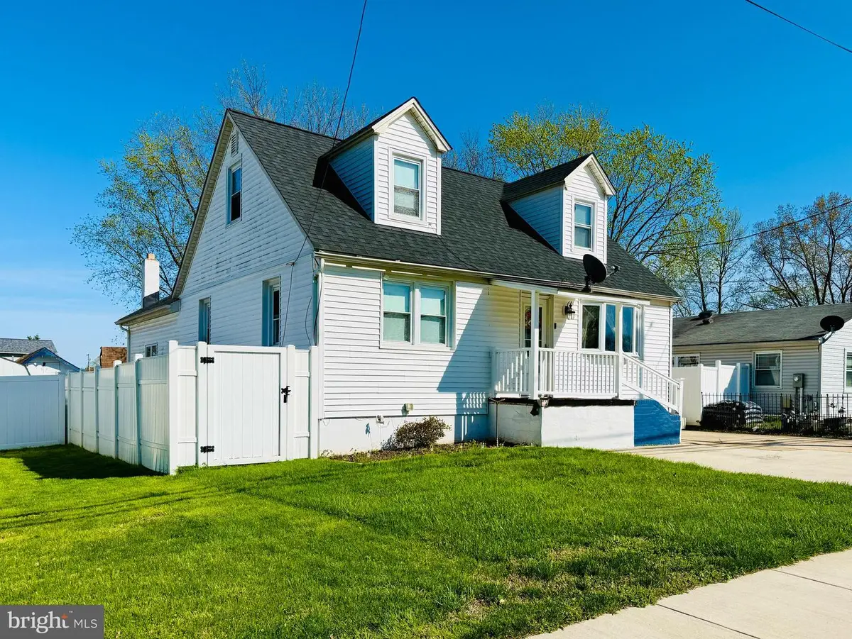 2215 Lodge Farm Rd, Baltimore, MD 21219 - #1