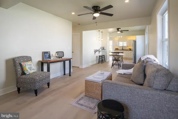 404 S Marlyn, ESSEX, MD 21221