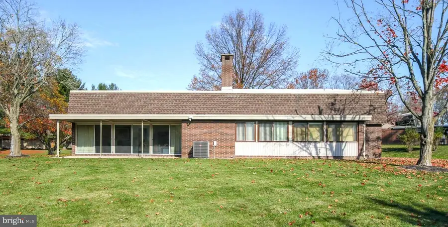 7 Stone Hollow Ct, Pikesville, MD 21208 - #2