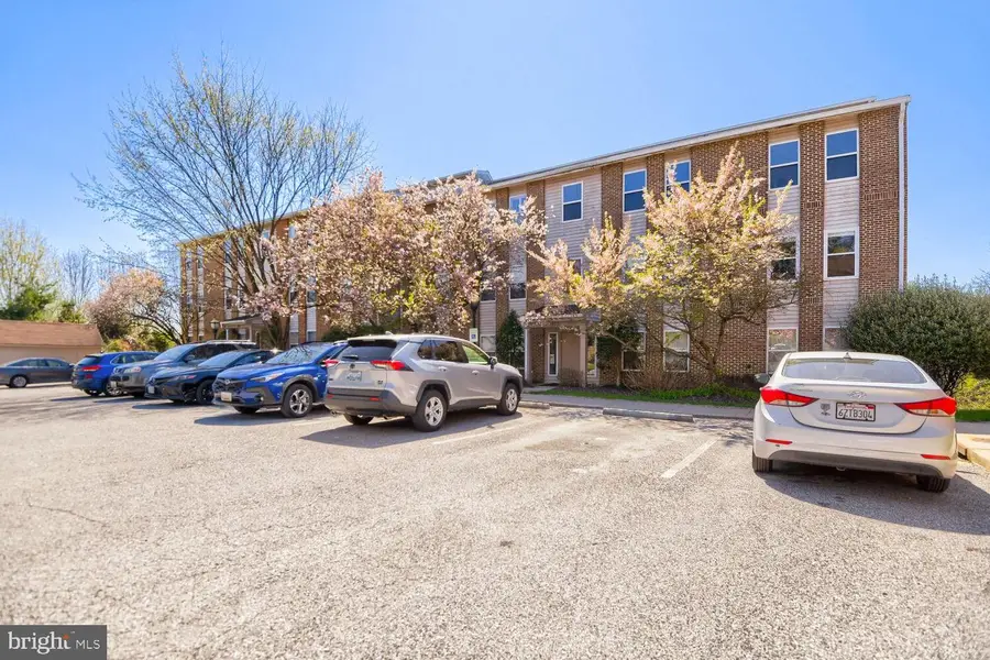 1803 Snow Meadow Ln #302, Baltimore, MD 21209 - #2