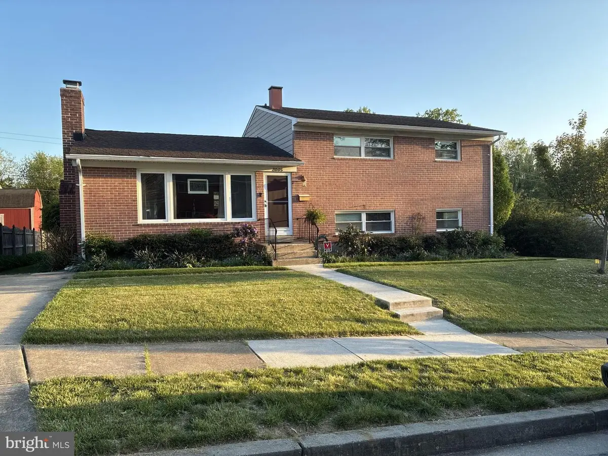 2005 Helmsby Rd, Catonsville, MD 21228 - #1
