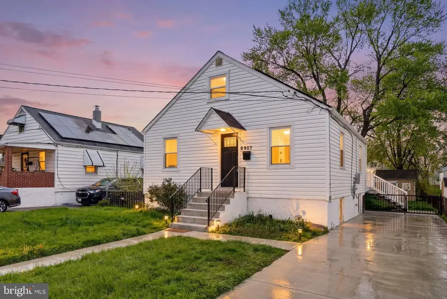 907 Martin Rd, Essex, MD 21221 - #2