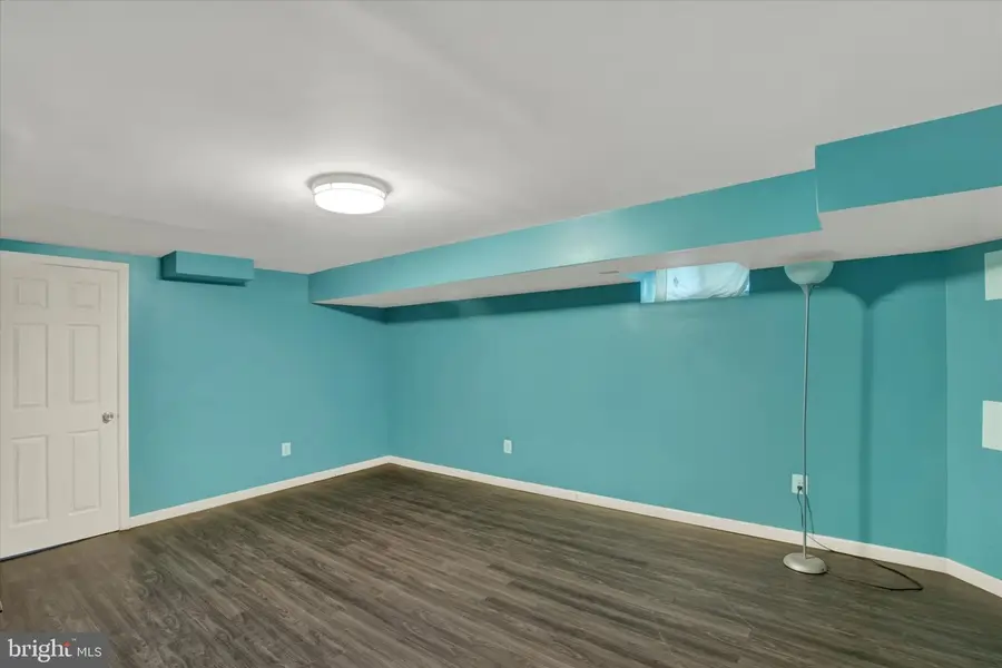 946 Middlesex Rd, Essex, MD 21221 - #2