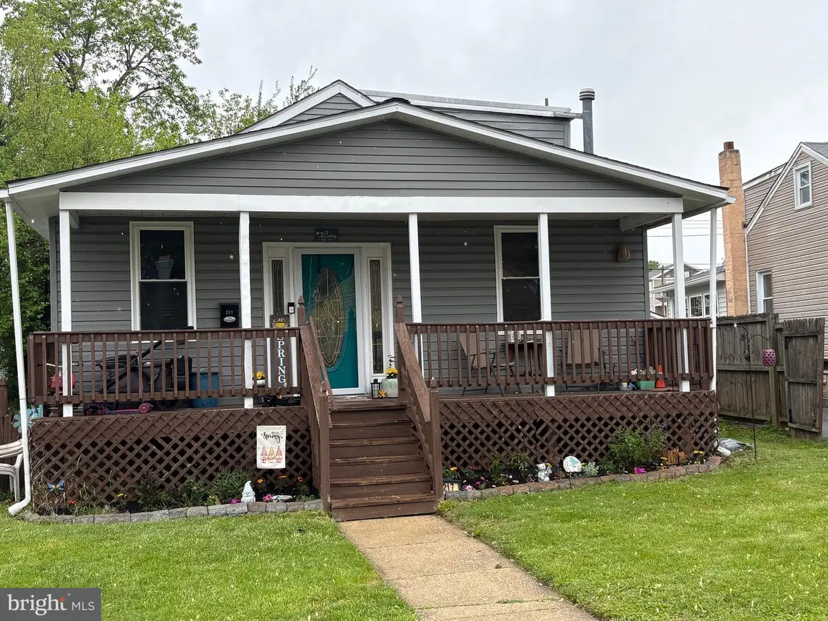 217 Pinewood Rd, Dundalk, MD 21222 - #1