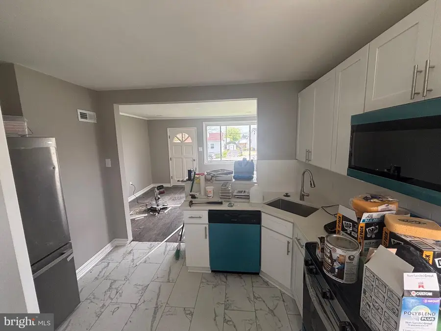 16 Yawmeter Dr, Baltimore, MD 21220 - #3