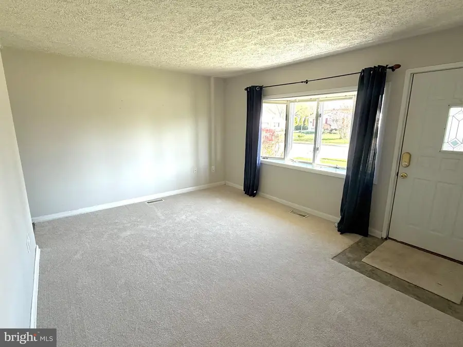 8716 Stockwell Rd, Parkville, MD 21234 - #3