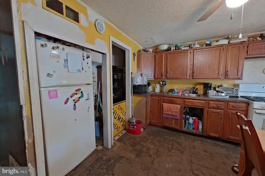 401 Burbank Ct, Baltimore, MD 21227 - #3