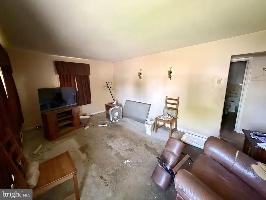 21 Honeycomb Rd, Baltimore, MD 21220 - #3