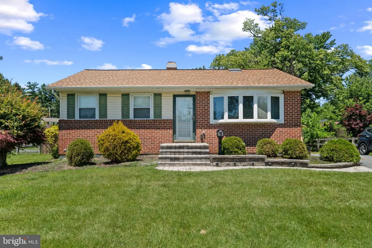 318 Holly Hill Rd, Reisterstown, MD 21136 - #1