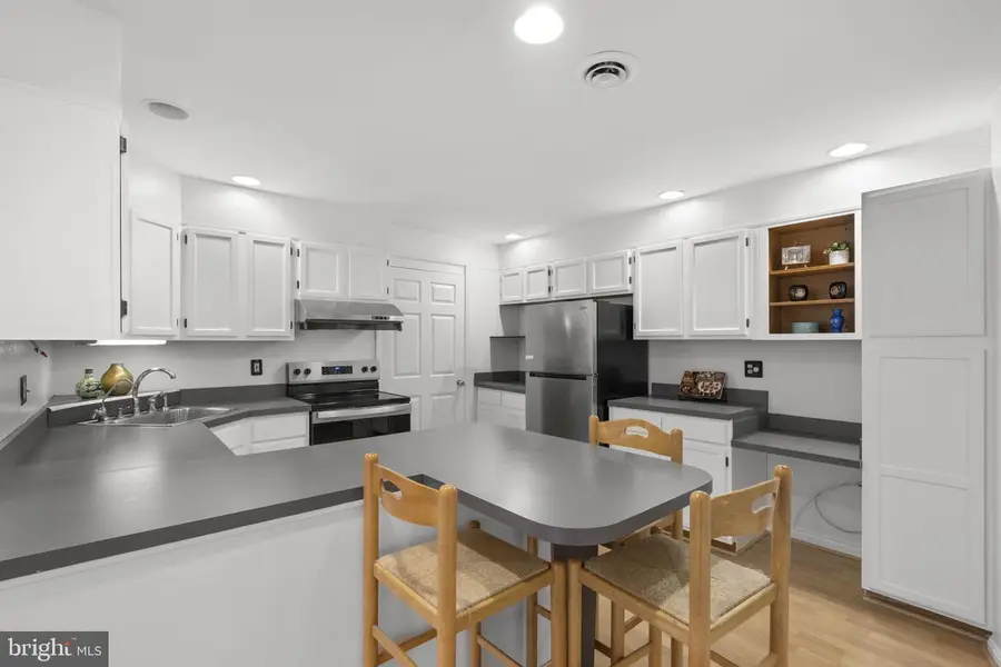 7512 Far Hills Dr, Towson, MD 21286 - #3